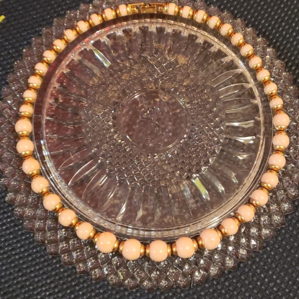 ❤🤍💙 SAVE Vintage Avon Beaded Necklace